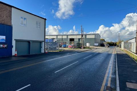 Warehouse to rent, Oak Rd Wrexham LL13 9RG