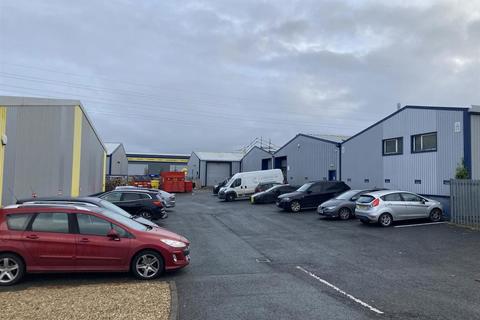 Warehouse to rent, Kingsditch Trading Estate Cheltenham GL51 9NZ
