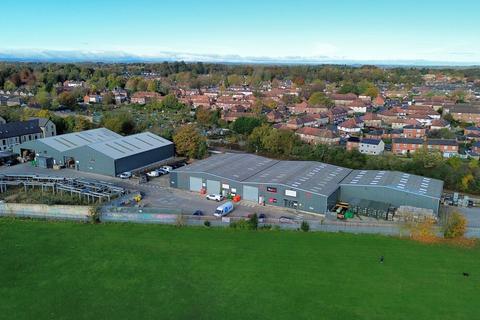 Warehouse to rent, Hambleton Grv Knaresborough HG5 0DB