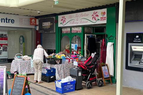 Retail property (high street) to rent, 1 Greenwood Sq Birmingham B37 5TL