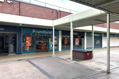 Retail property (high street) to rent - 1 Greenwood Sq Birmingham B37 5TL