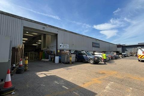 Warehouse to rent, Grafton Way Basingstoke RG22 6HY
