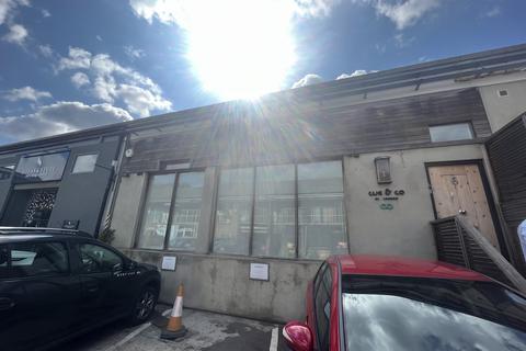 Warehouse to rent, 33-39 Parsons Green Ln London SW6 4HS