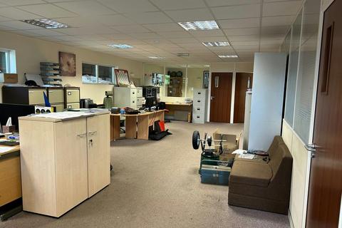 Warehouse to rent, Unit 2, Millside Park Winkfield Windsor SL4 4PX
