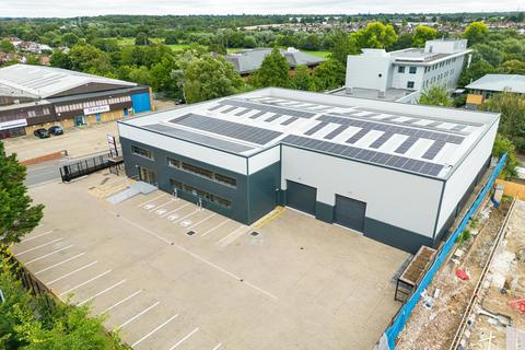 Warehouse to rent, 16 Colonial Way Watford WD24 4YT