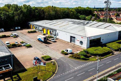 Warehouse to rent, Grosvenor Grange Warrington WA1 4SF