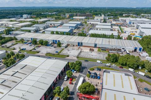 Distribution warehouse to rent, Risley Rd Warrington WA3 6NJ