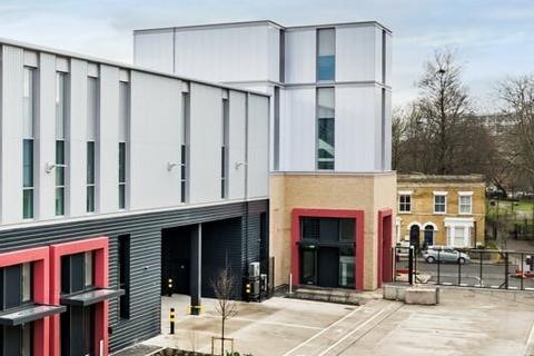 Property to rent, Lilford Rd London SE5 9HR