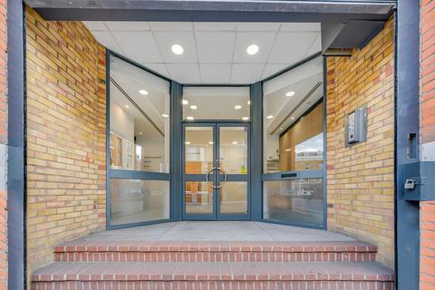 Office to rent, 91-95 Southwark Bridge Rd London SE1 0AX