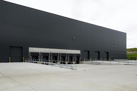 Distribution warehouse to rent, Momentum Rainham RM13