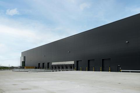 Distribution warehouse to rent, Momentum Rainham RM13
