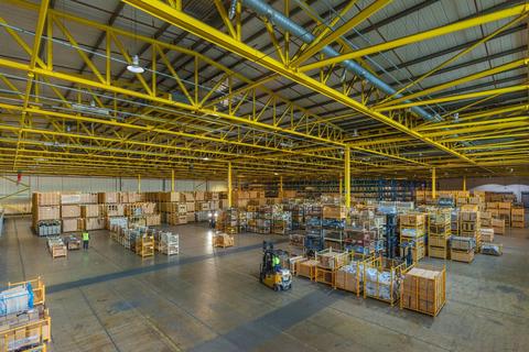 Distribution warehouse to rent, Hunter Blvd Lutterworth LE17 4XN