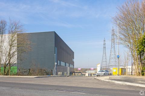 Distribution warehouse to rent, Valley Farm Rd Leeds LS10 1SE