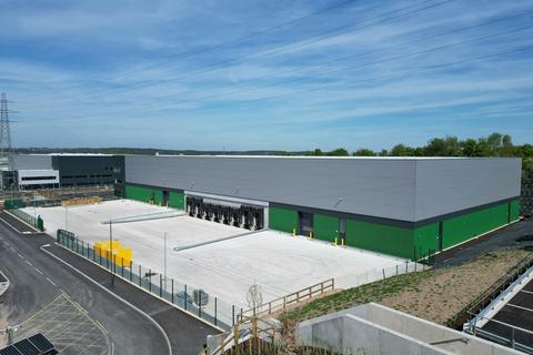 Distribution warehouse to rent, Valley Farm Rd Leeds LS10 1SE
