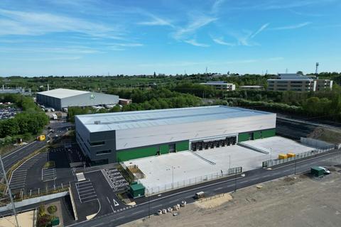 Distribution warehouse to rent, Valley Farm Rd Leeds LS10 1SE