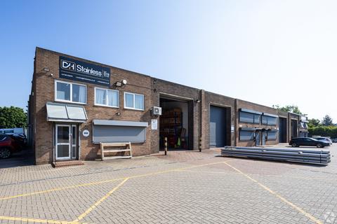 Property to rent, Motherwell Way Grays RM20 3XD