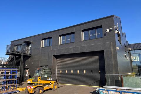 Industrial unit to rent, 2-3 Kangley Bridge Rd London SE26 5AQ