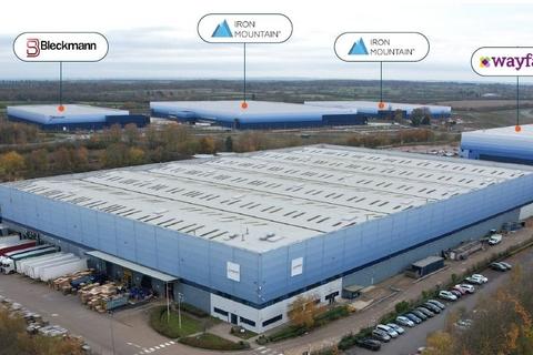 Distribution warehouse to rent, Vulcan Way Lutterworth LE17 4XR
