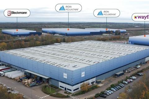 Distribution warehouse to rent, Vulcan Way Lutterworth LE17 4XR