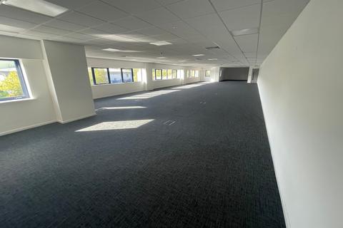 Distribution warehouse to rent, Dabell Ave Nottingham NG6 8WA
