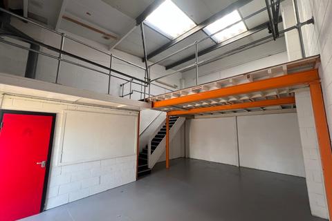 Warehouse to rent, Anchor Bridge Way Dewsbury WF12 9QS