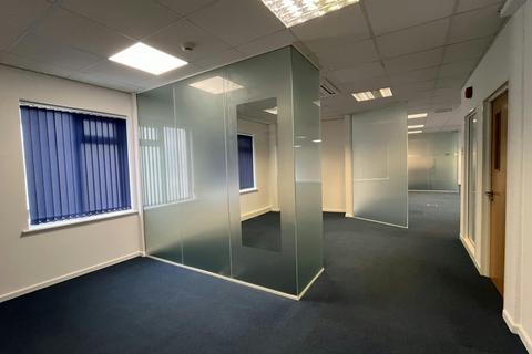 Office to rent, 25 High St Banbury OX16 5EG
