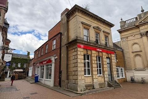 Retail property (high street) to rent, 26 Market Pl Banbury OX16 5NG