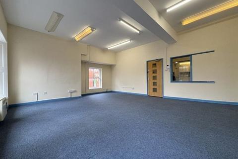 Retail property (high street) to rent, 26 Market Pl Banbury OX16 5NG