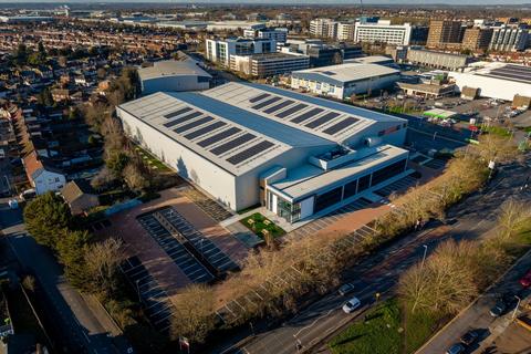 Distribution warehouse to rent, Millington Rd Hayes UB3 4AZ