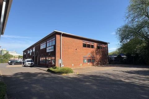 Industrial unit to rent, 3 Canada Close Banbury OX16 2RT