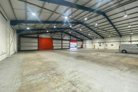Warehouse to rent, Eastheath Av Wokingham RG41 2PR