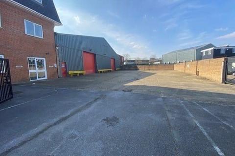 Warehouse to rent, Eastheath Av Wokingham RG41 2PR