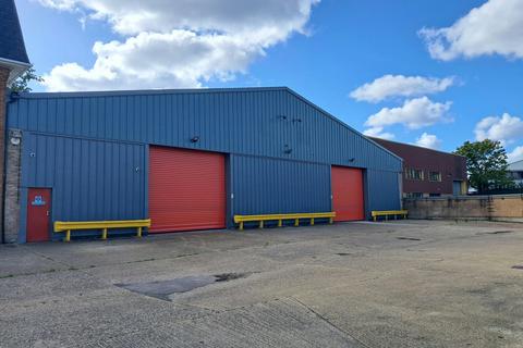 Warehouse to rent, Eastheath Av Wokingham RG41 2PR
