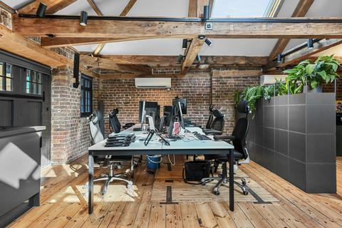 Office to rent, 81A Endell St London WC2H 9DX