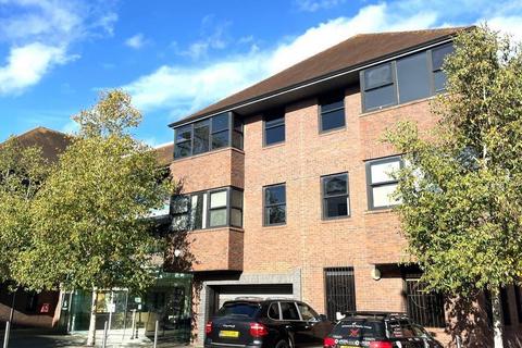 Office to rent, Station Rd Henley On Thames RG9 1AY