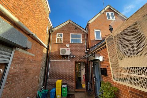 Retail property (high street) to rent, 90 Hagley Rd Stourbridge DY8 1QU