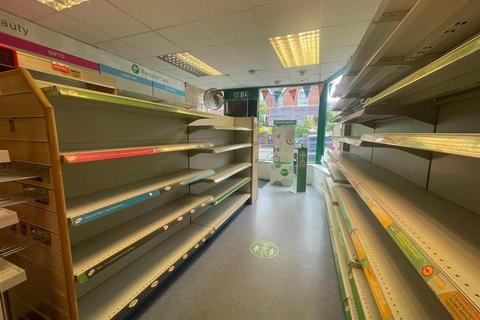 Retail property (high street) to rent, 90 Hagley Rd Stourbridge DY8 1QU