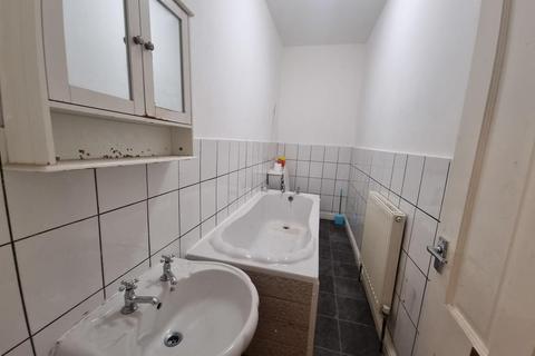 Retail property (high street) for sale, 5 Carlisle Rd Bradford BD8 8AB