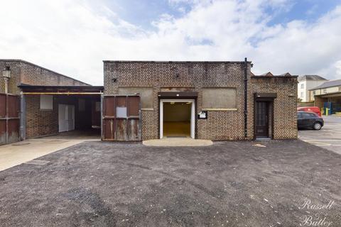 Retail property (high street) to rent, Market Hl Buckingham MK18 1JT