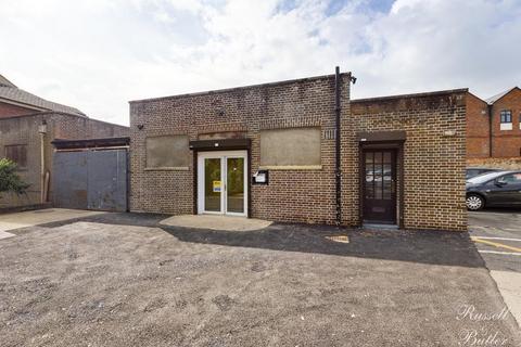 Retail property (high street) to rent, Market Hl Buckingham MK18 1JT