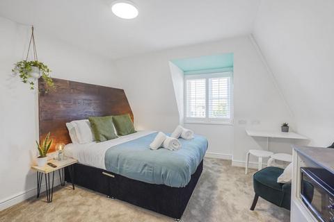 Hospitality for sale, 8 Cheriton Pl Folkestone CT20 2AZ