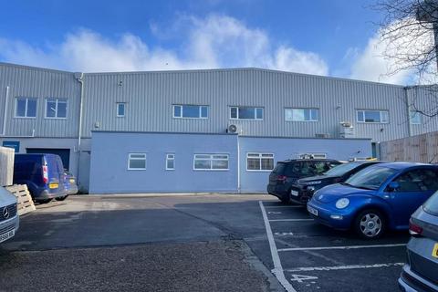 Industrial unit to rent, Station Rd Kings Langley WD4 8LQ