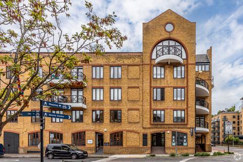 Retail property (high street) to rent, Knighten St London E1W 1PW