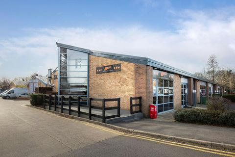 Warehouse to rent, 878 Plymouth Rd Slough SL1 4LP