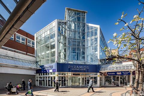 Retail property (high street) to rent, 28 Borough Rd Birkenhead CH41 2RA