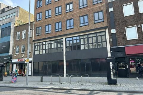Retail property (high street) to rent, 126 Above Bar St Southampton SO14 7DU