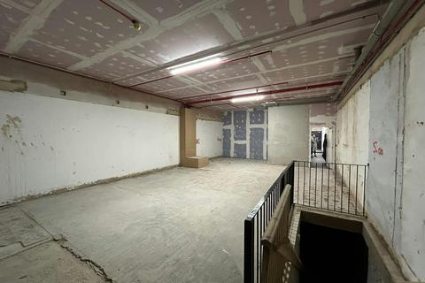 Retail property (high street) to rent, 126 Above Bar St Southampton SO14 7DU