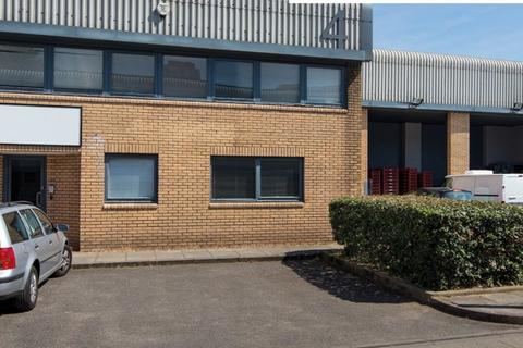 Distribution warehouse to rent, Victoria Rd London W3 6UU