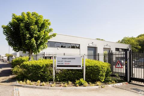Warehouse to rent, 677-678 River Gdns Feltham TW14 0RB