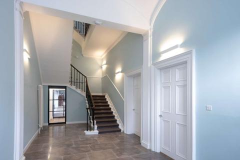 Office to rent, 32 York Pl Edinburgh EH1 3HU